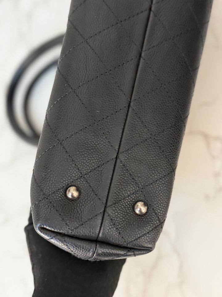 CHANEL series 23 Black Caviar Ruthenium HW Tote Bag with Shoulder Chain strap