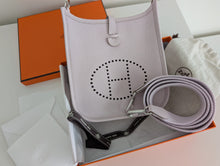 Load image into Gallery viewer, HERMES Evelyne 16 in Mauve Pearle PHW stamp W
