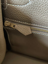 Load image into Gallery viewer, Hermes Kelly 28 Retourne Etoupe Togo Leather with GHW
