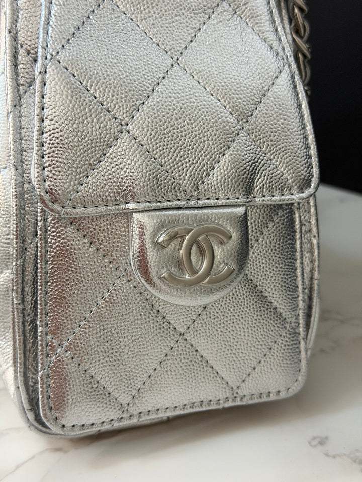 CHANEL 26C Silver Caviar shiny SHW Mini 25 Hobo Bag