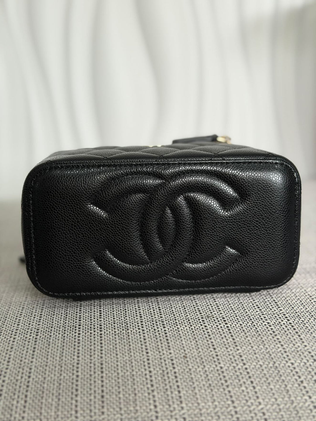 CHANEL Black Caviar LGHW Small Vanity with chain