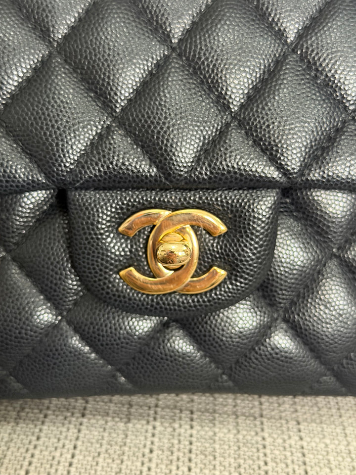 CHANEL series 30 Dark Navy Caviar LGHW Small Timeless Classic Double Flap Bag 2020