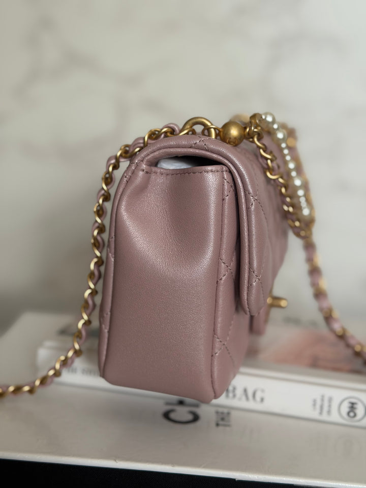 CHANEL 24P Pearly Pink Lambskin Pearl Twist Aged GHW Flap Bag 2024