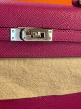 Load image into Gallery viewer, Hermes Kelly 25 Rose pourpre Epsom Leather palladium hardware stamp A (2017)
