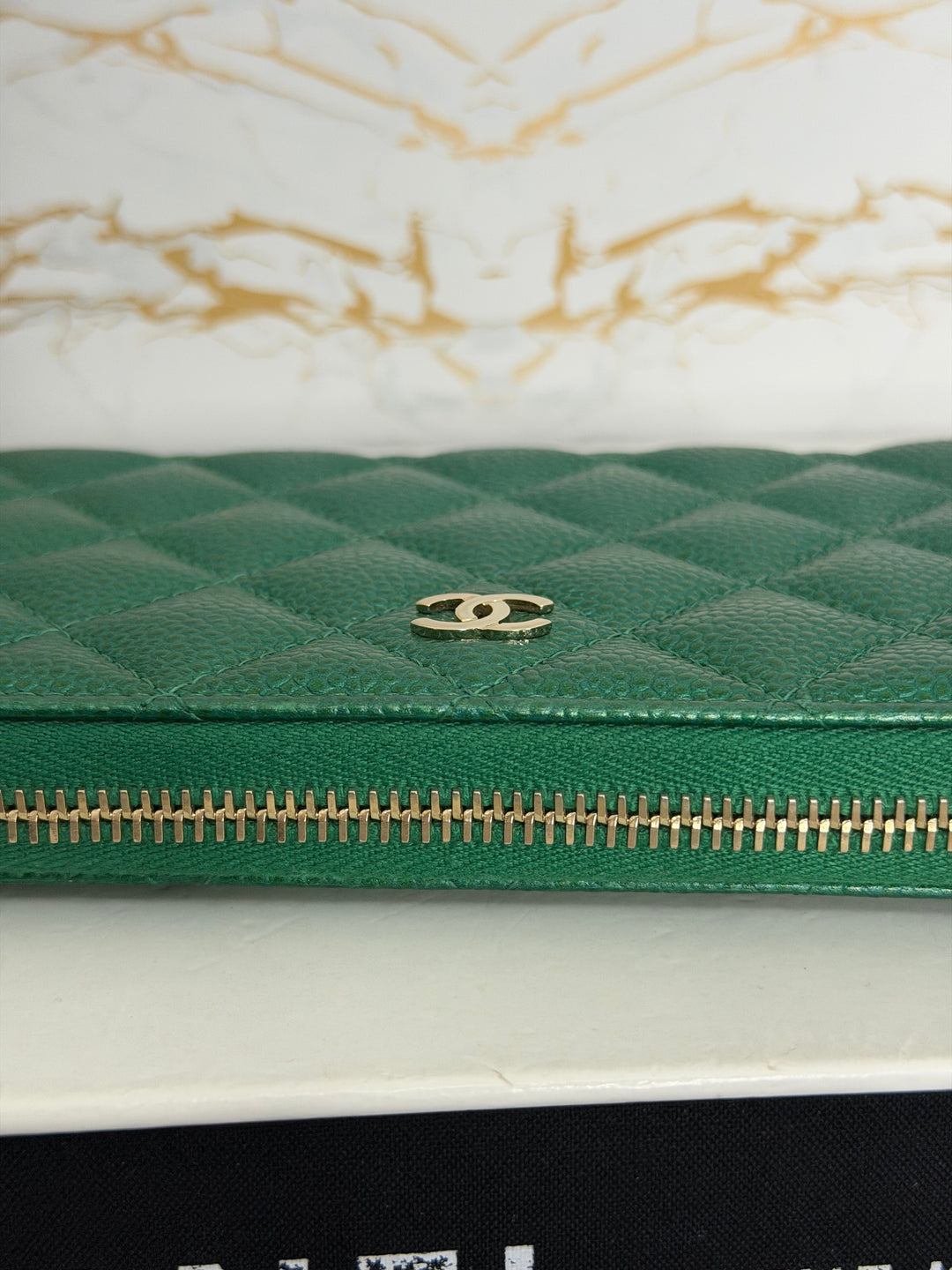 CHANEL series 25 18S collection Emerald Green Caviar LGHW Full size Zipped Wallet