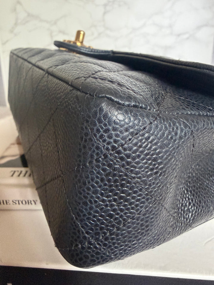 CHANEL series 16 Black Caviar GHW Medium ML Timeless Classic Double Flap bag 2011/2012