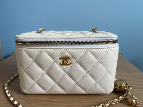 Chanel 2021 21A collection White Lambskin aged GHW Small Vanity Pearl Crush