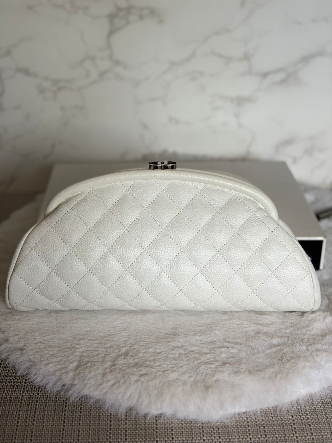 CHANEL series 12 White Caviar SHW Classic Clutch