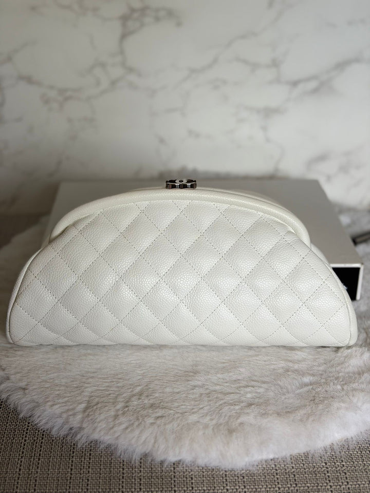 CHANEL series 12 White Caviar SHW Classic Clutch