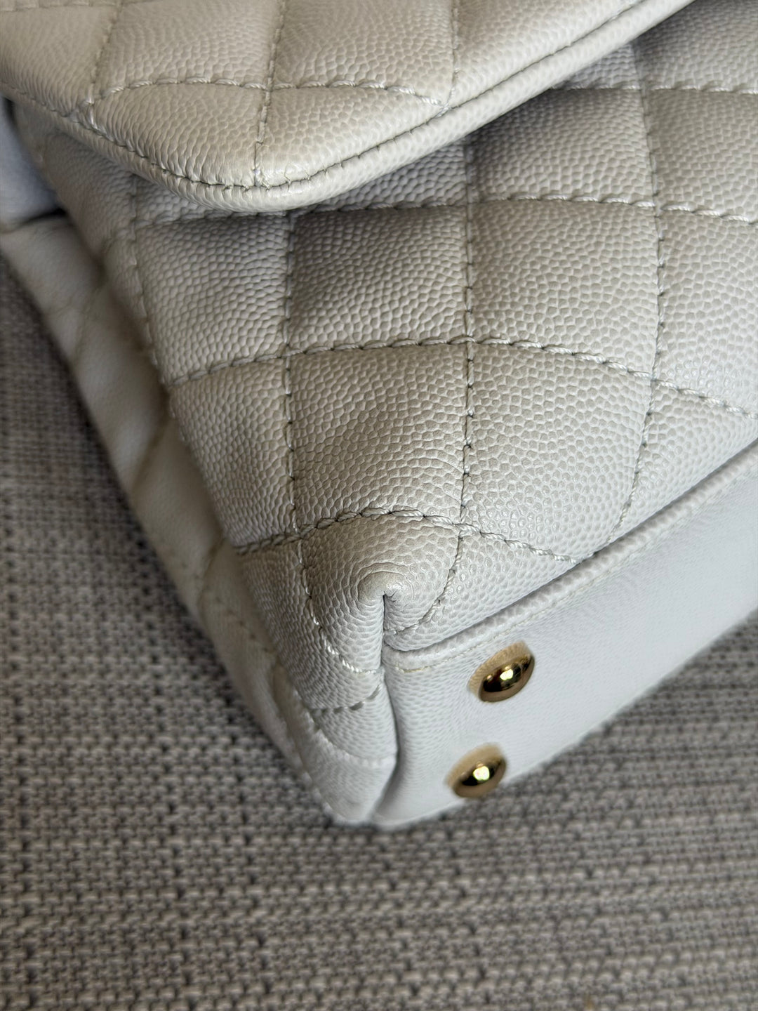 CHANEL series 27 Light Grey Caviar LGHW Coco Handle Size Small with Detachable Shoulder strap 2018