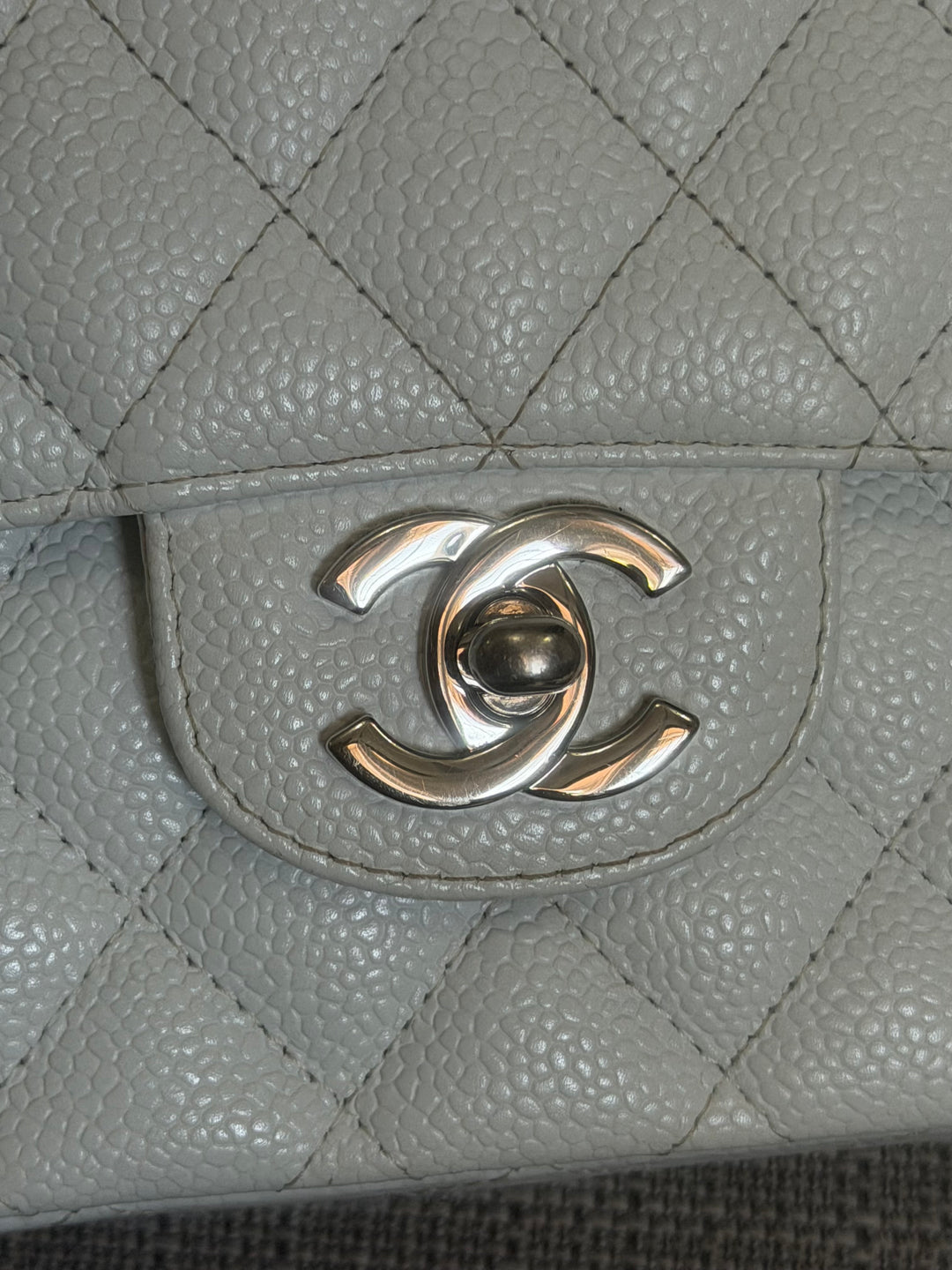 CHANEL series 12 Vintage White Caviar SHW Medium ML Timeless Classic Double Flap Bag 2009