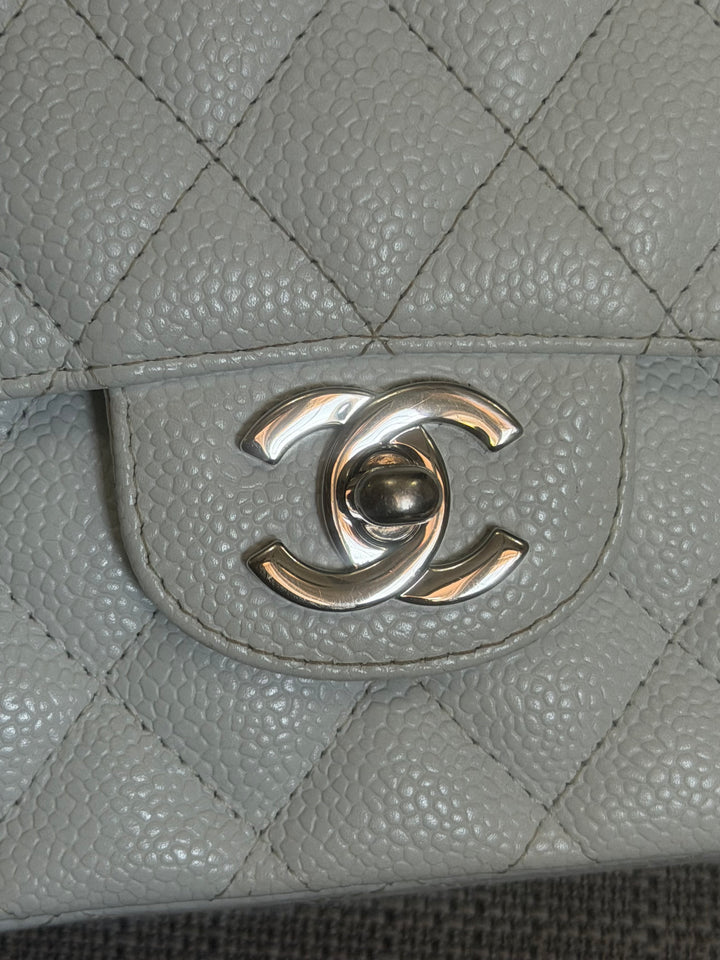 CHANEL series 12 Vintage White Caviar SHW Medium ML Timeless Classic Double Flap Bag 2009