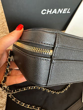 Load image into Gallery viewer, CHANEL Series 29 2019 Black Caviar GHW Small Filigree Vanity Bag with chain
