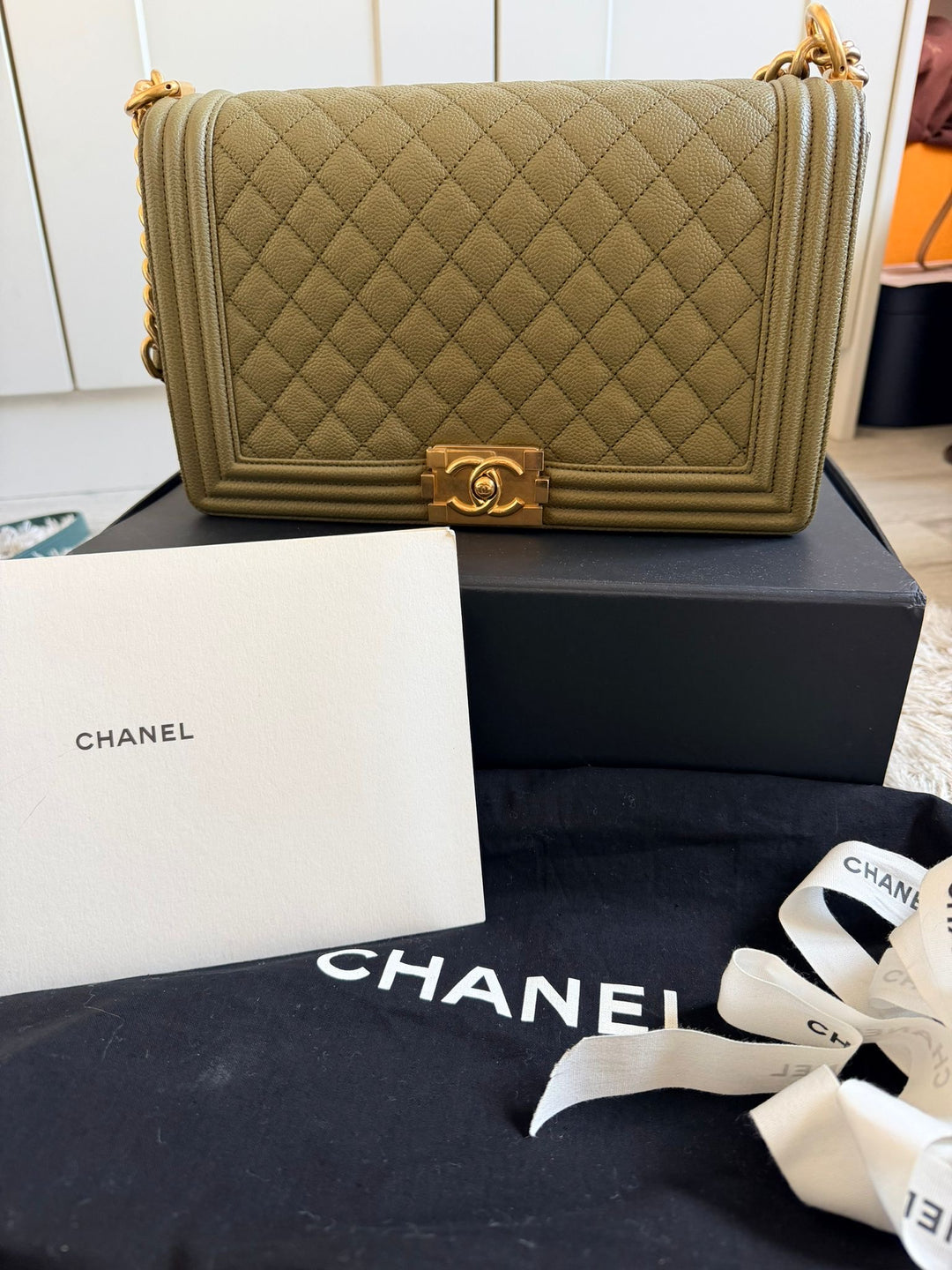 CHANEL series 23 Khaki Green Caviar with Pink lining NEW Medium Le Boy Flap Bag 2016