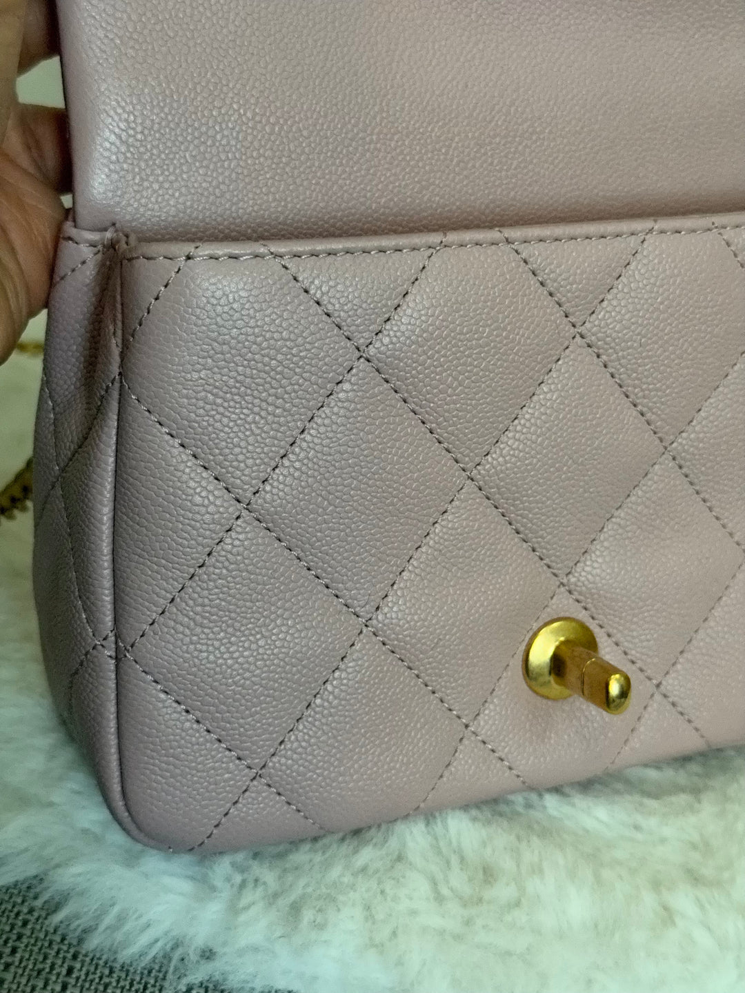 CHANEL 24P Muted Mauve Pink Caviar Heart Adjustable Chain Flap Bag with aged GHW 2024