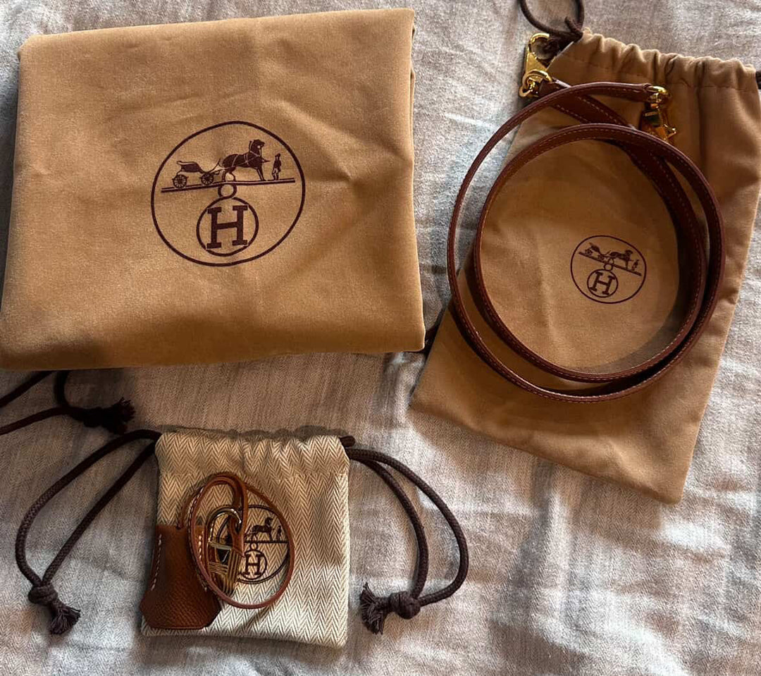 Hermes Gold Retourne Courcheval Leather GHW Vintage Stamp A in Sq (1997) Kelly 28