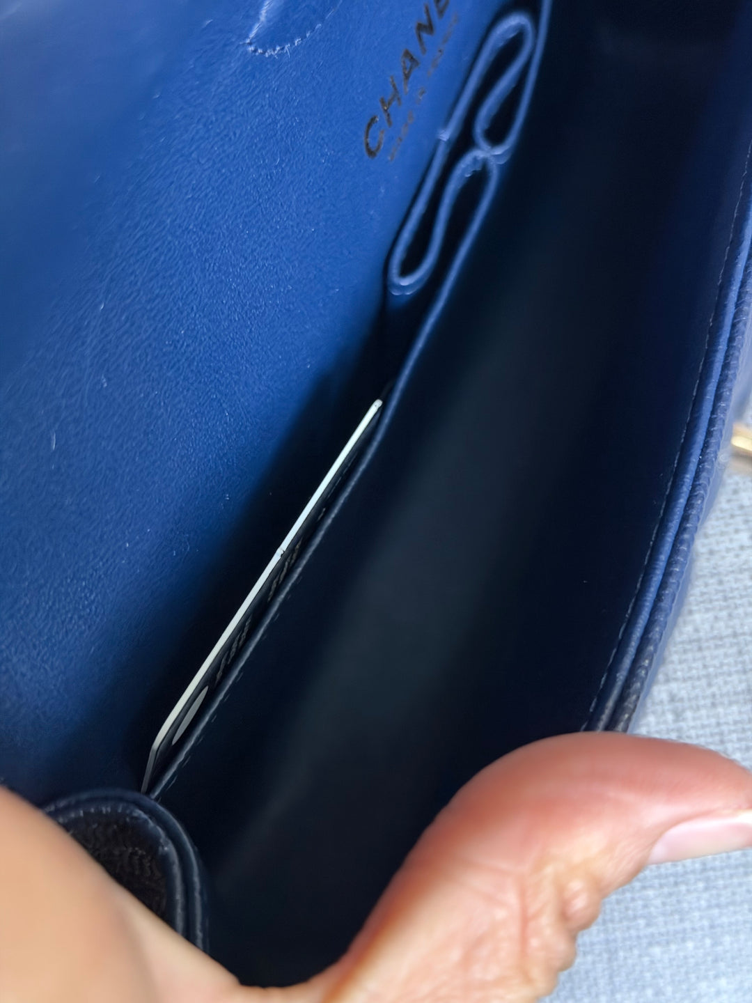 CHANEL series 29 20C Navy Caviar Medium ML Timeless Classic Double Flap Bag 2019/2020