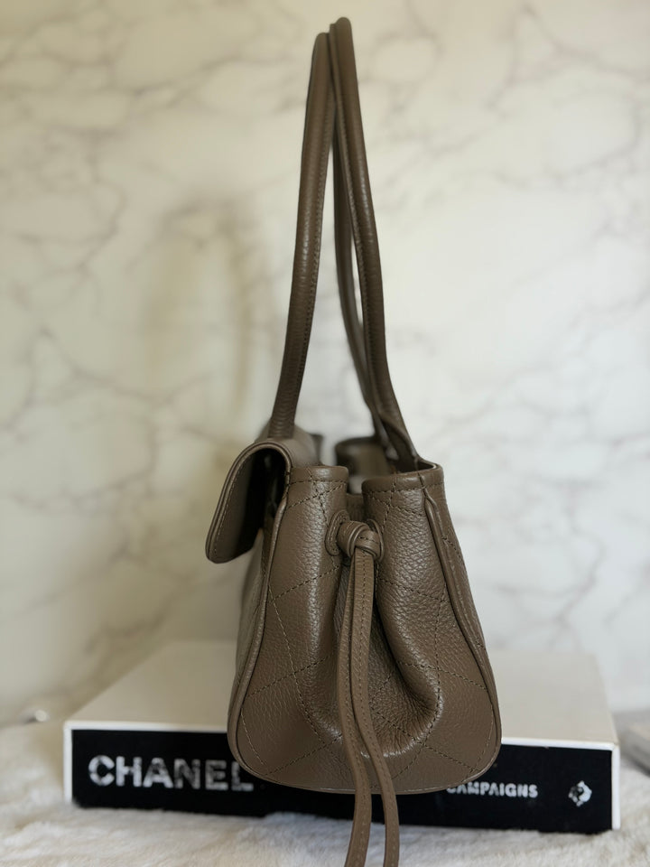 CHANEL Khaki Etoupe Caviar LGHW Urban Essentials East West Shopping Tote Bag size Small Matthieu Blazy 26A 2026