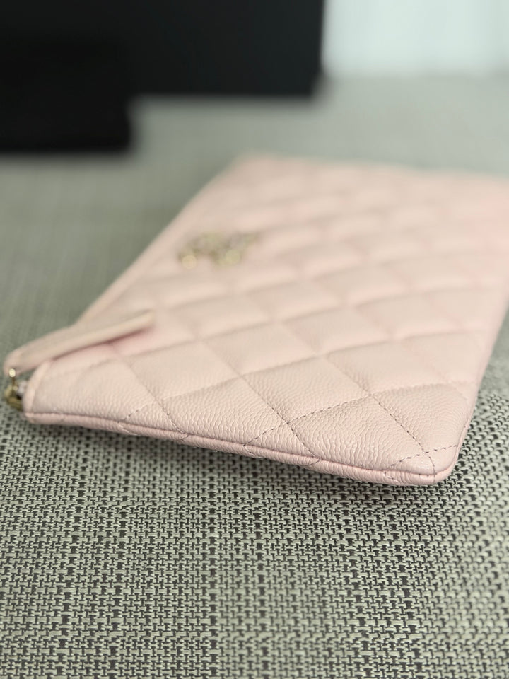 CHANEL series 32 Pink Caviar Crystal CC LGHW Small O Case Pouch