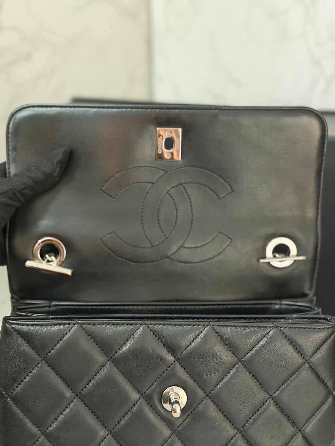 CHANEL series 24 Black Lambskin Silver HW Trendy CC Top Handle Flap Bag with Top Handle and detachable chain