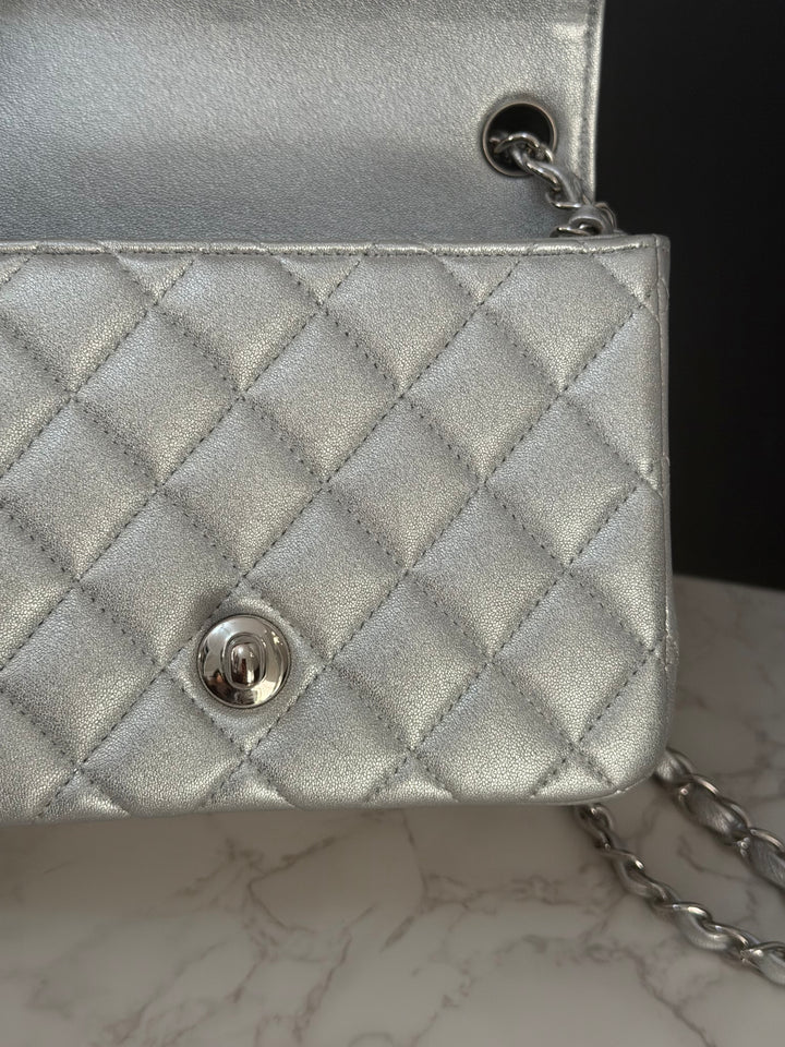 Chanel Series 31 21P Collection Iridescent Silver lambskin SHW Square Mini Flap Bag 2021