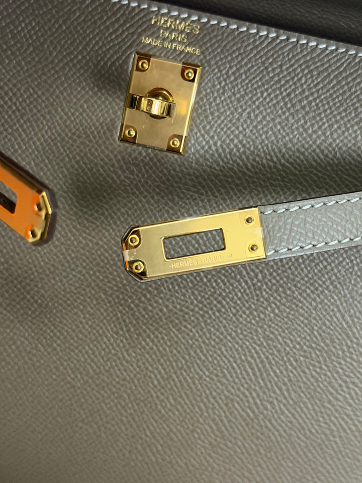HERMÈS Kelly 25 Etoupe Epsom Leather Sellier GHW Stamp Z 2021 Pristine