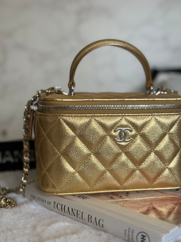 CHANEL 26A Métiers d’art Gold Caviar SHW Small Vanity Top Handle 2026