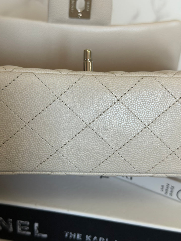 CHANEL 18B series 26 Ivory Caviar SHW Mini Rectangular Flap Bag 2018
