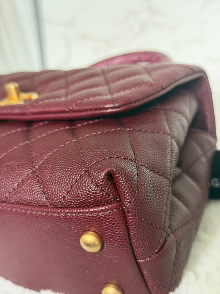 CHANEL series 26 Burgundy Caviar Aged GHW Coco Handle Flap Bag size SMALL with Pink sea snake handle 2018