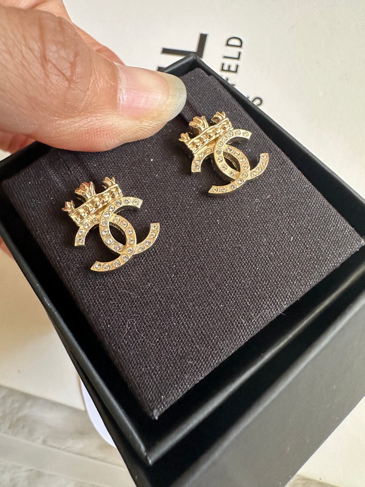 Chanel 21A Crown LGHW Earrings