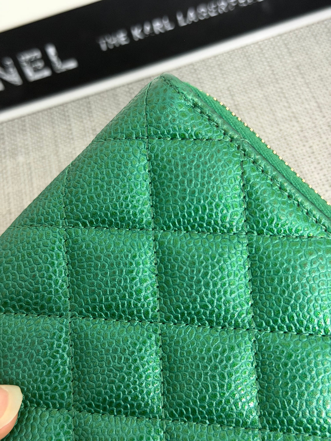 CHANEL series 25 18S collection Emerald Green Caviar LGHW Full size Zipped Wallet