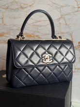 Load image into Gallery viewer, Chanel series 28 2018/2019 Navy Lambskin Champagne GHW Trendy CC Flap Bag size Small with Detachable Strap
