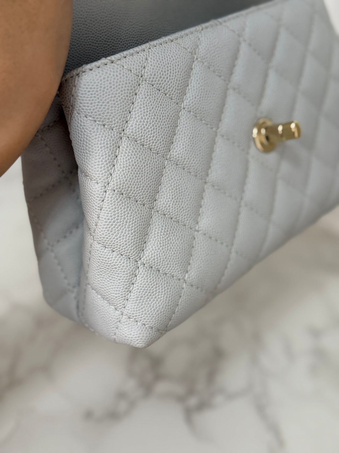 CHANEL 18P series 27 2018 Light Grey Caviar LGHW Coco Handle Size Small with Detachable Shoulder strap