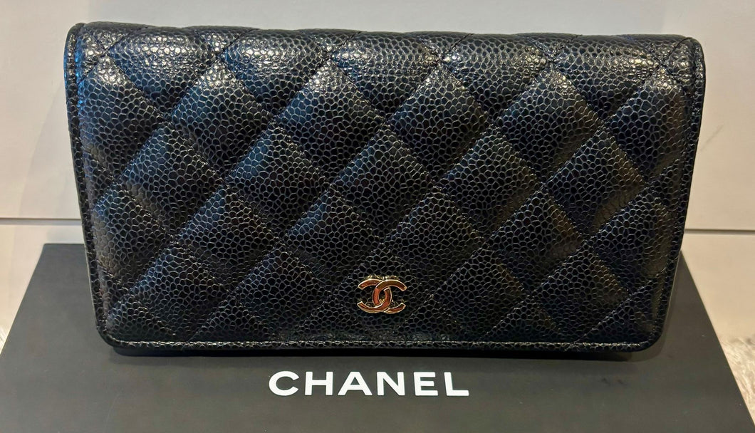 Chanel series 23 2016 Black caviar GHW Bi Fold Yen Wallet