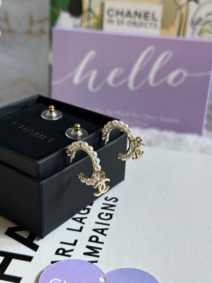 Chanel 20A Pearl LGHW Earrings