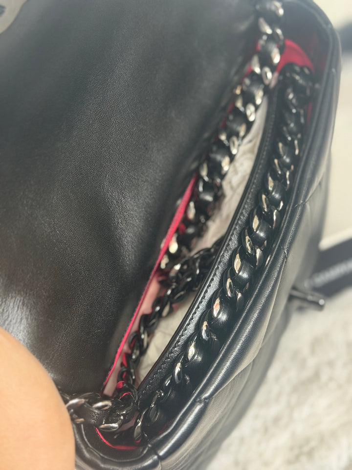 CHANEL 22P So Black 19 Black Lambskin Flap Bag size Small 2022