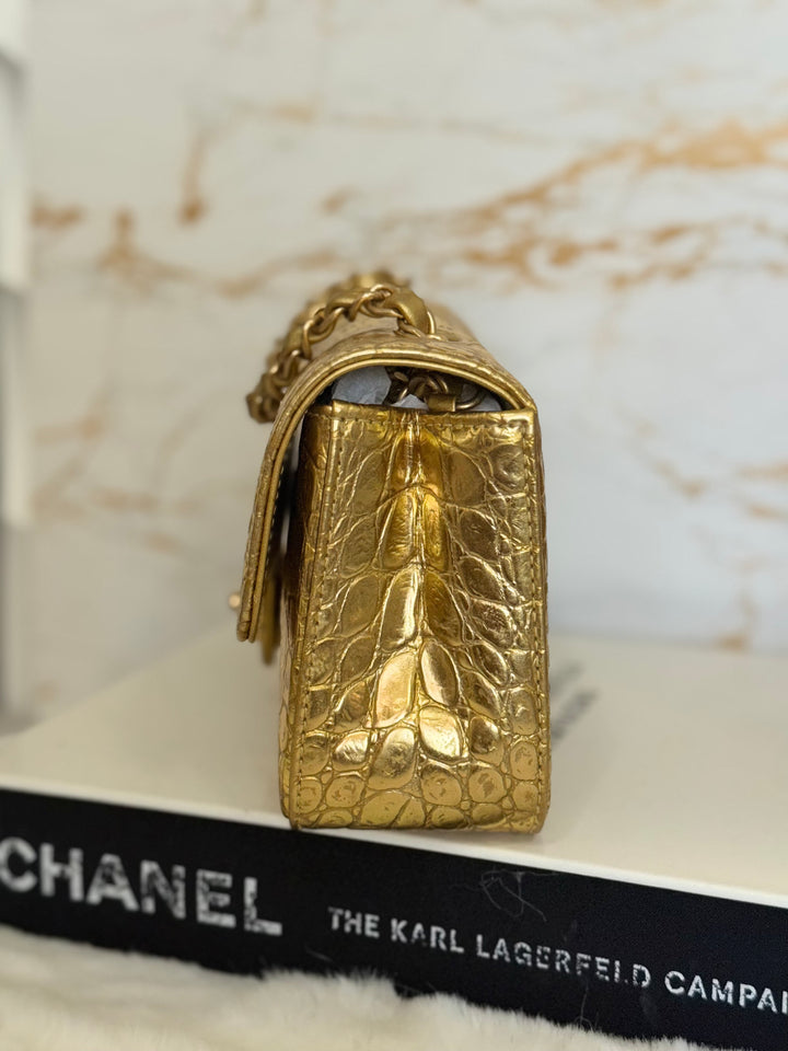 CHANEL series 28 19A Metiers d'Art collection Gold Croc Embossed Calf Skin Mini Rectangular Flap Bag with Aged GHW 2019 RARE