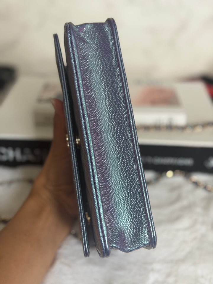 CHANEL 22P Iridescent Purple Caviar LGHW 2022 Classic Wallet On Chain (WOC)