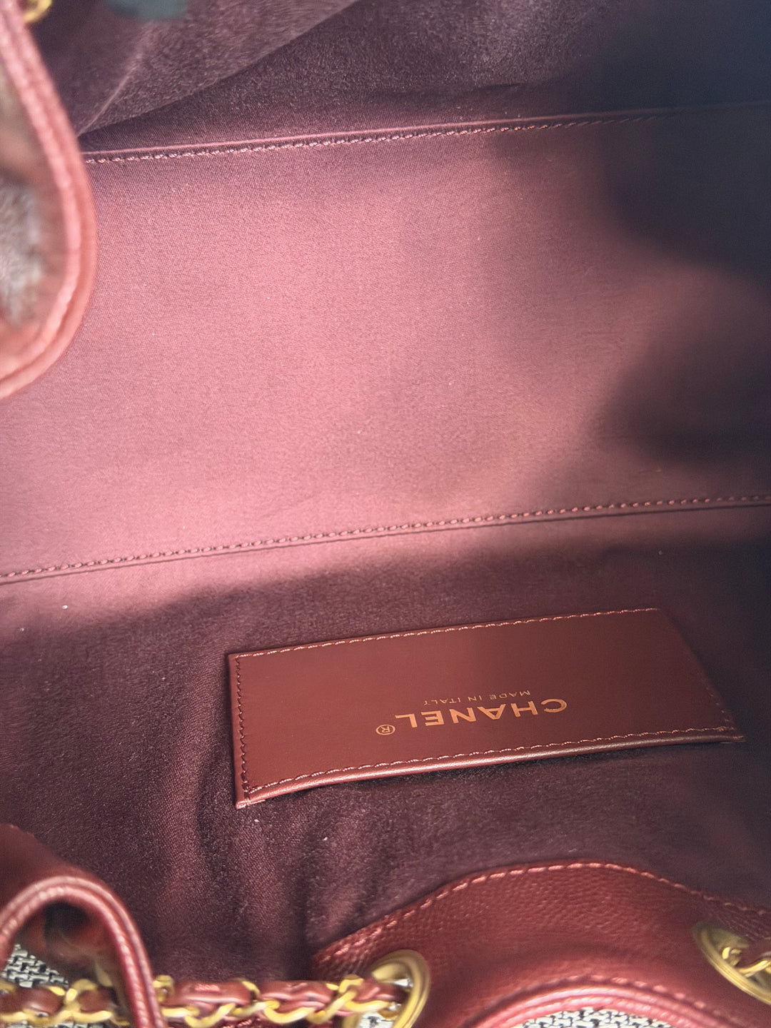 CHANEL 25A Burgundy Caviar Aged GHW 25 Hobo Bag Size SMALL