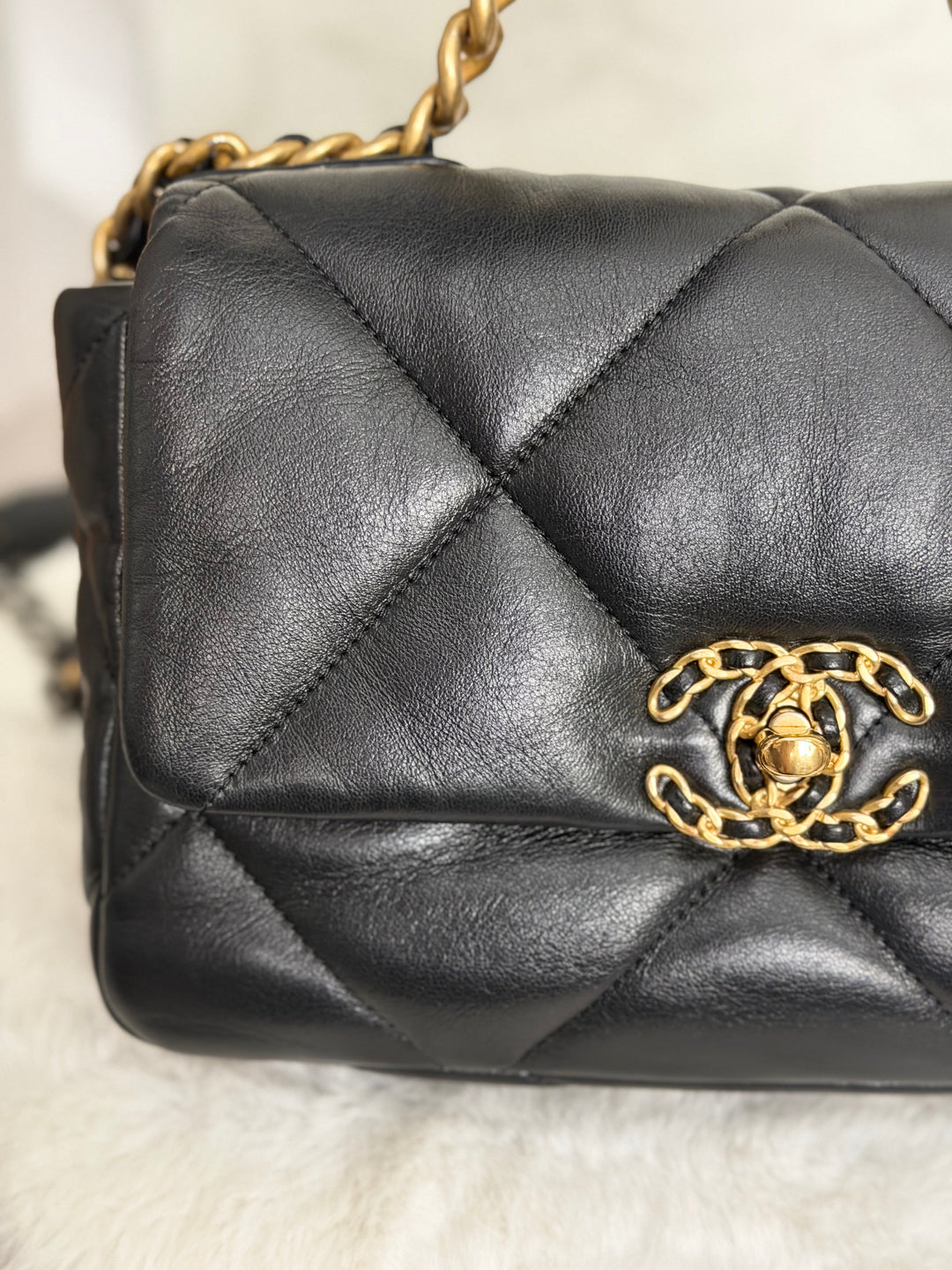CHANEL series 31 Black Lambskin Mixed HW 19 Flap Bag size SMALL