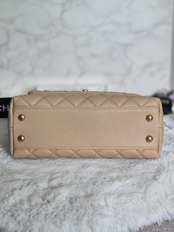 CHANEL series 29 Beige Caviar Aged GHW Deep burgundy Lizard Handle Coco Handle size Small 2019/2020