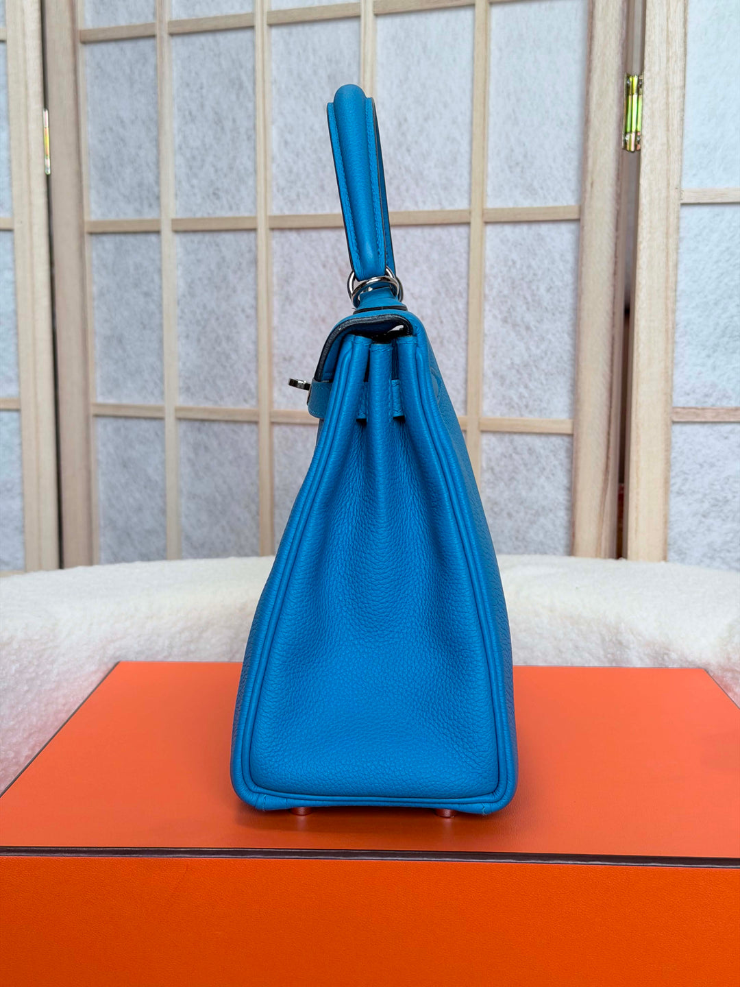 HERMÈS Bleu Zanzibar Togo Leather PHW Kelly 25 Stamp A 2018
