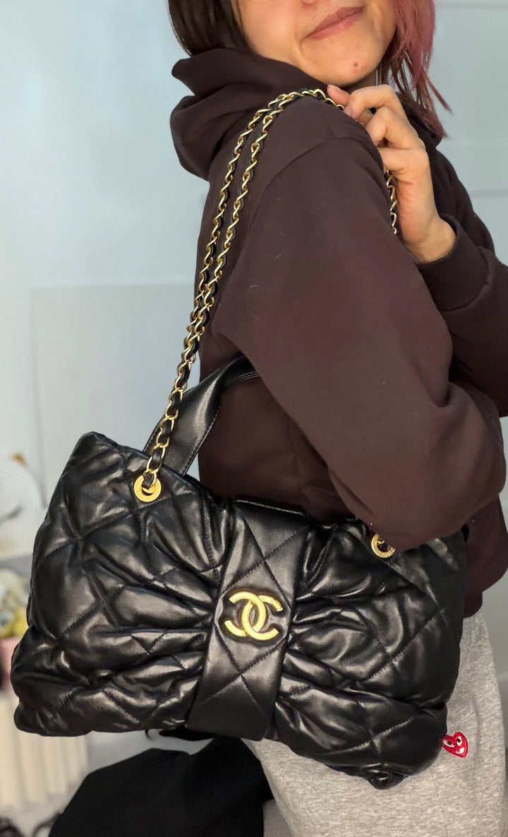 CHANEL 25K 2025 Black Leather Aged GHW BOW Bag size Medium