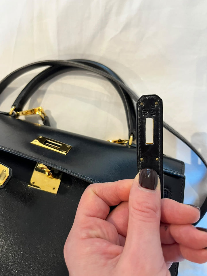 WA/Email to purchase only- HERMÈS Kelly 28 Vintage in Black 89 Noir 89 Box Leather GHW Stamp U in circle 1991