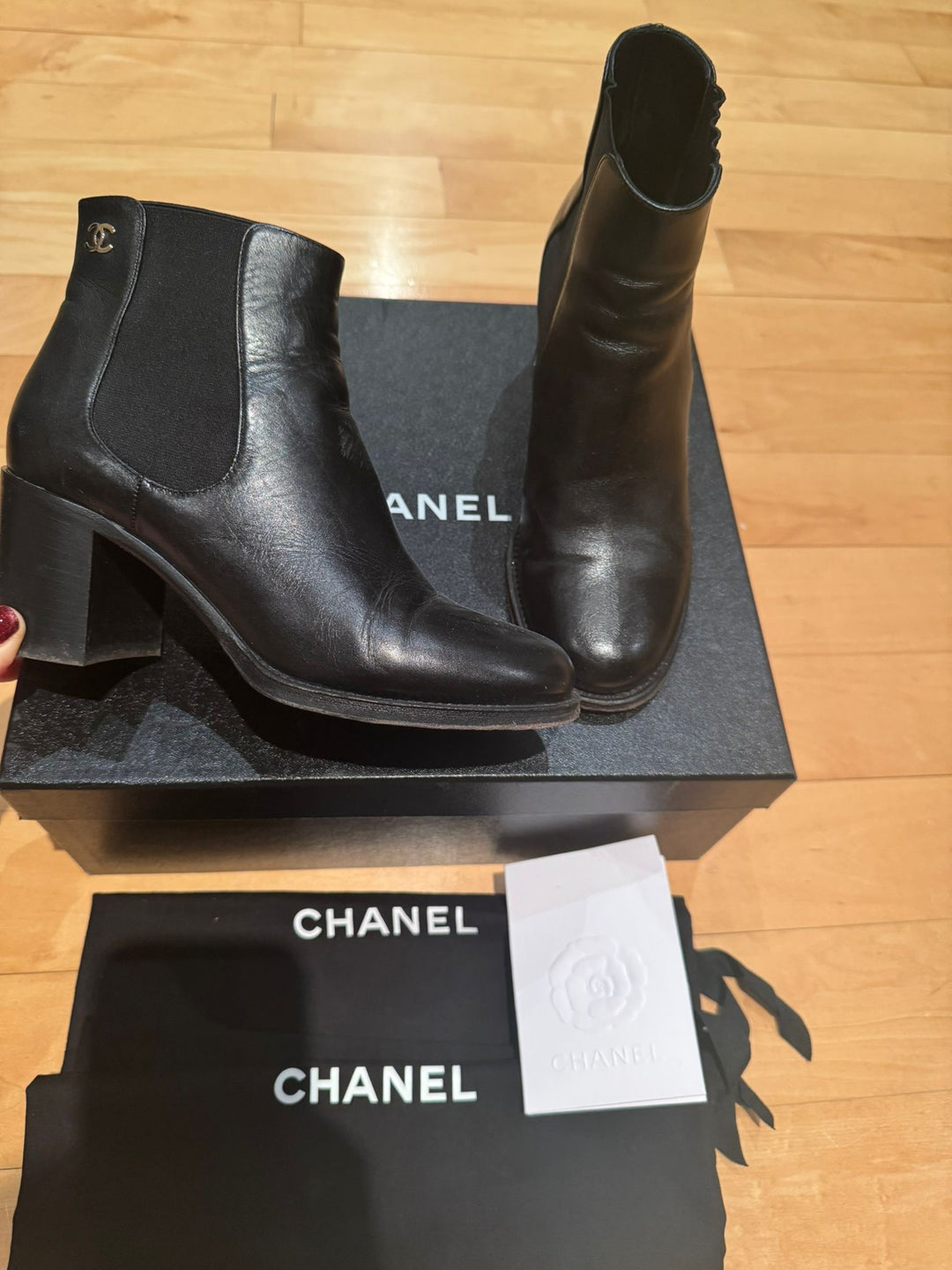 Chanel Ankle Boots in Black Leather size EU 37
