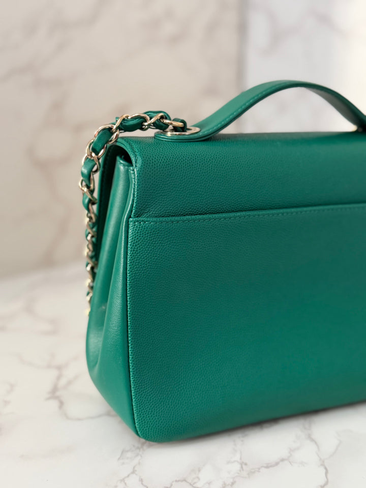 CHANEL series 23 Green Caviar LGHW Medium Business Affinity Flap Bag