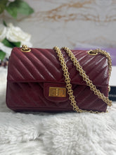 Load image into Gallery viewer, Chanel series 23 2017 Burgundy Distressed Calf Skin Aged GHW Chevron 2.55 224 Mini Reissue Double Flap Bag
