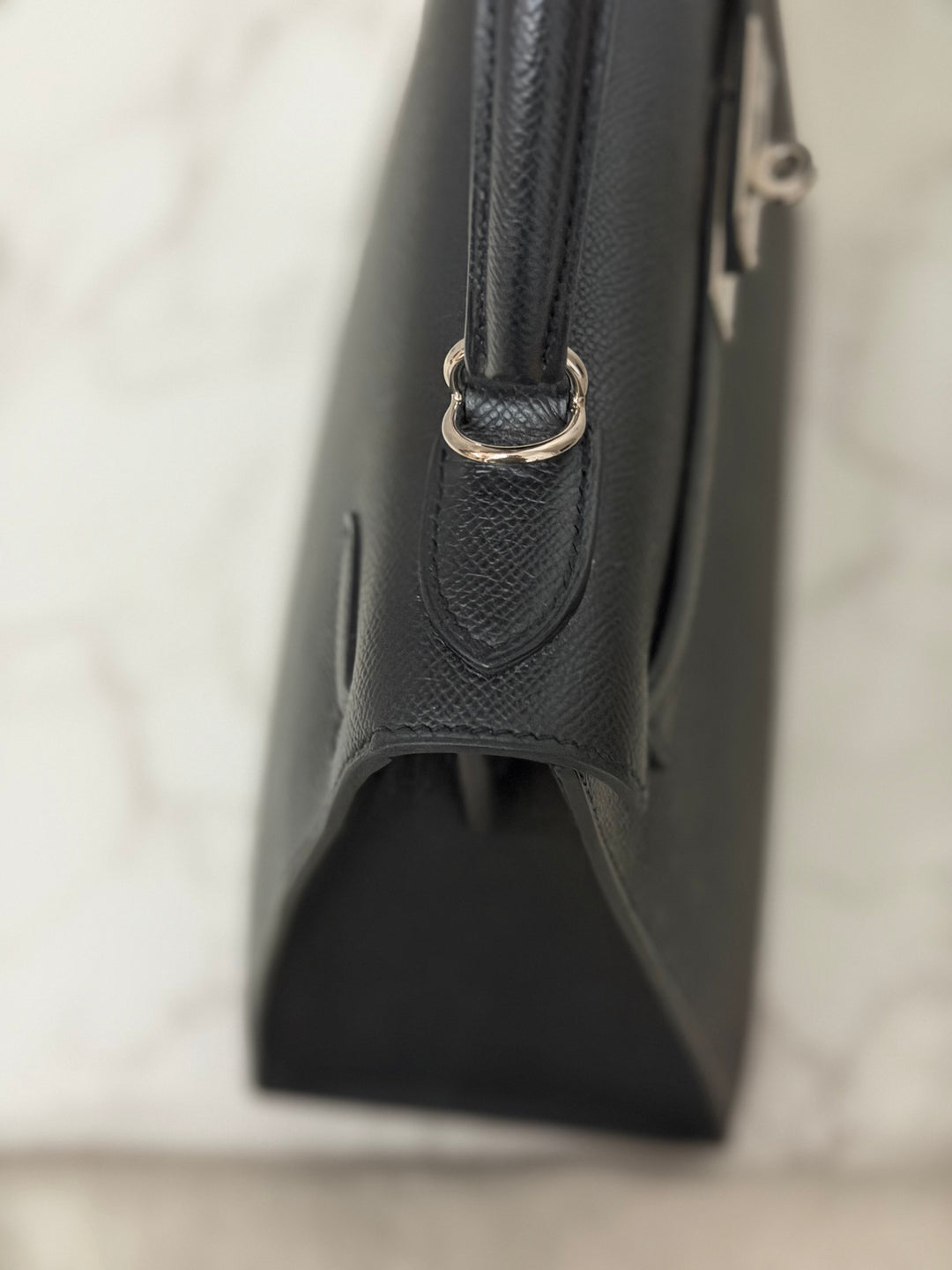 HERMES Black Noir Sellier Epsom Leather PHW Kelly 28 Stamp R 2014