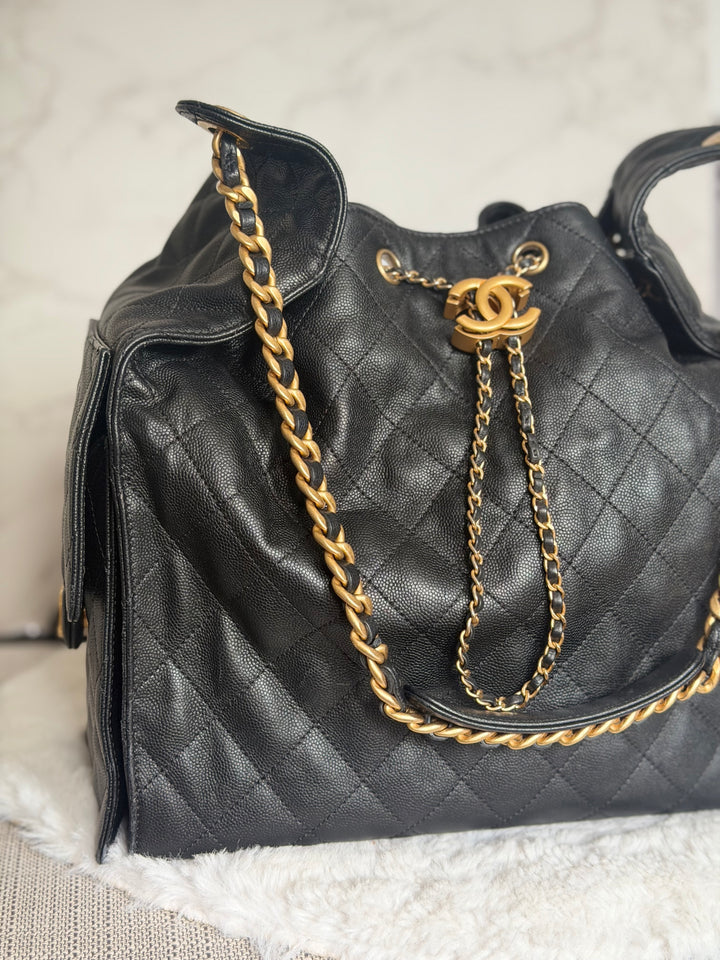 CHANEL Black Caviar aged GHW 25 Hobo Bag size Medium with detachable pouch 2025