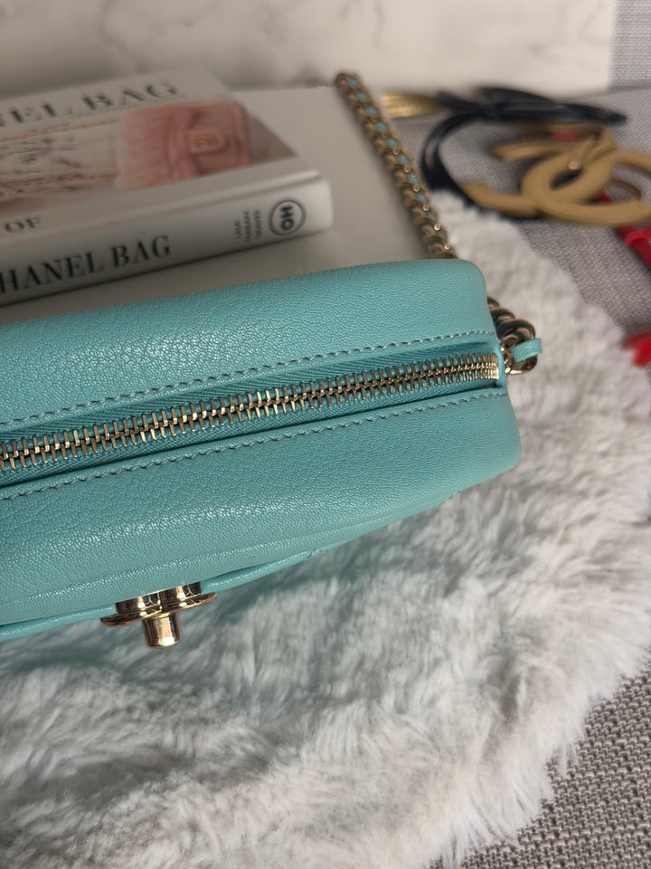 CHANEL series 26 Tiffany Blue calfskin LGHW Day Trip Camera case bag 7.5 inches 2019